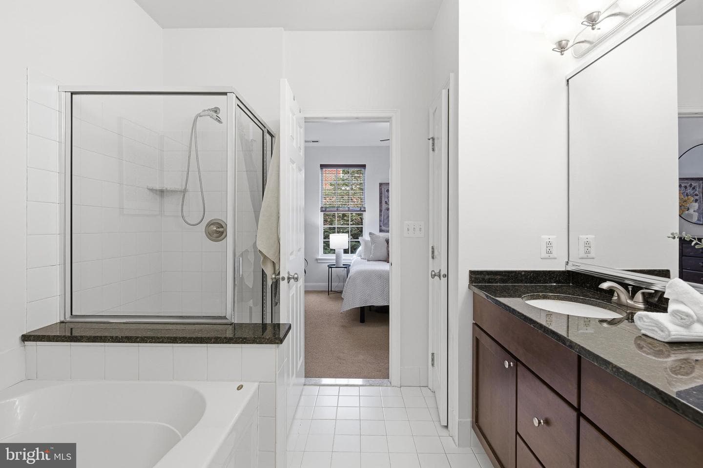 606 Admirals Way photo 13