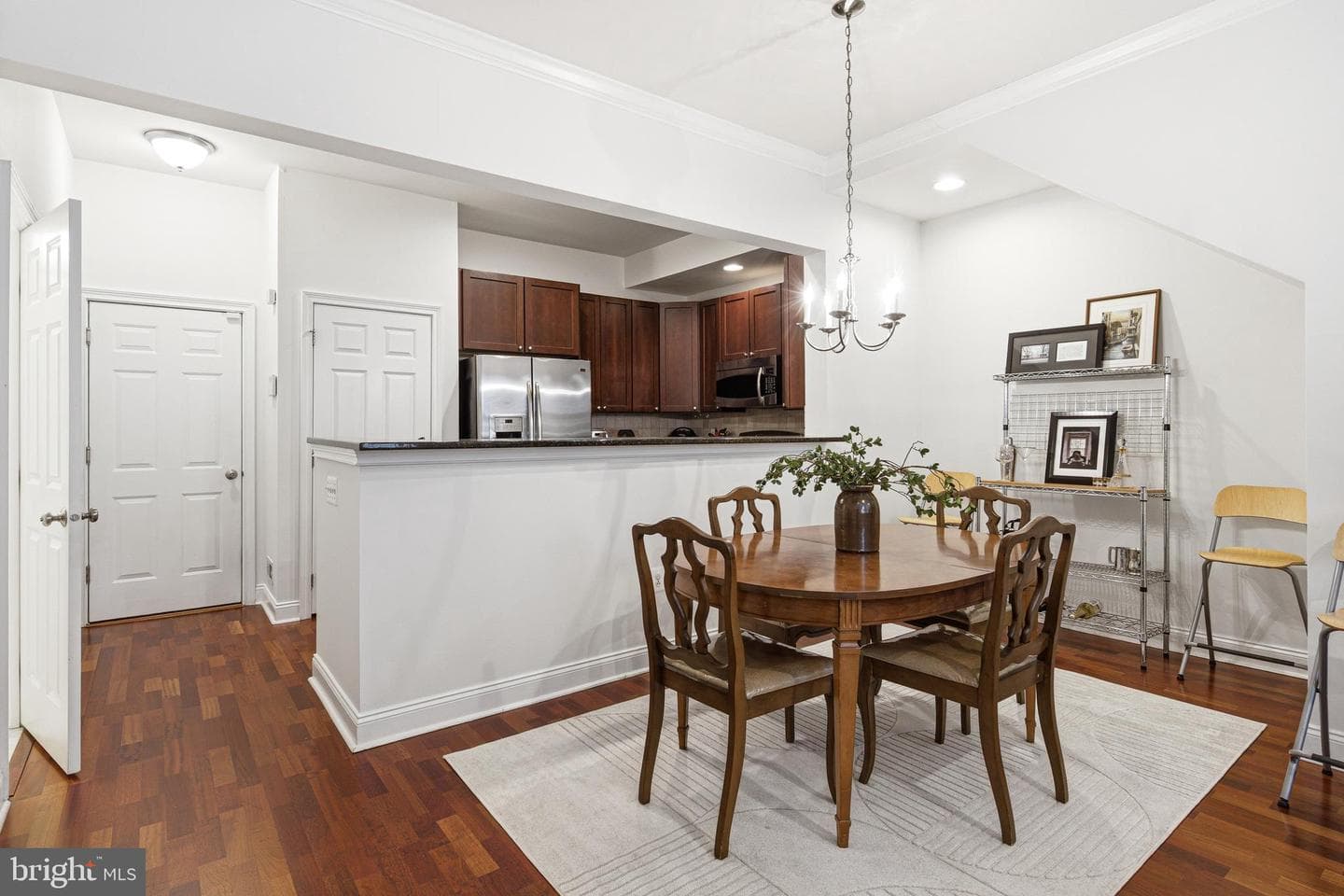 606 Admirals Way photo 4