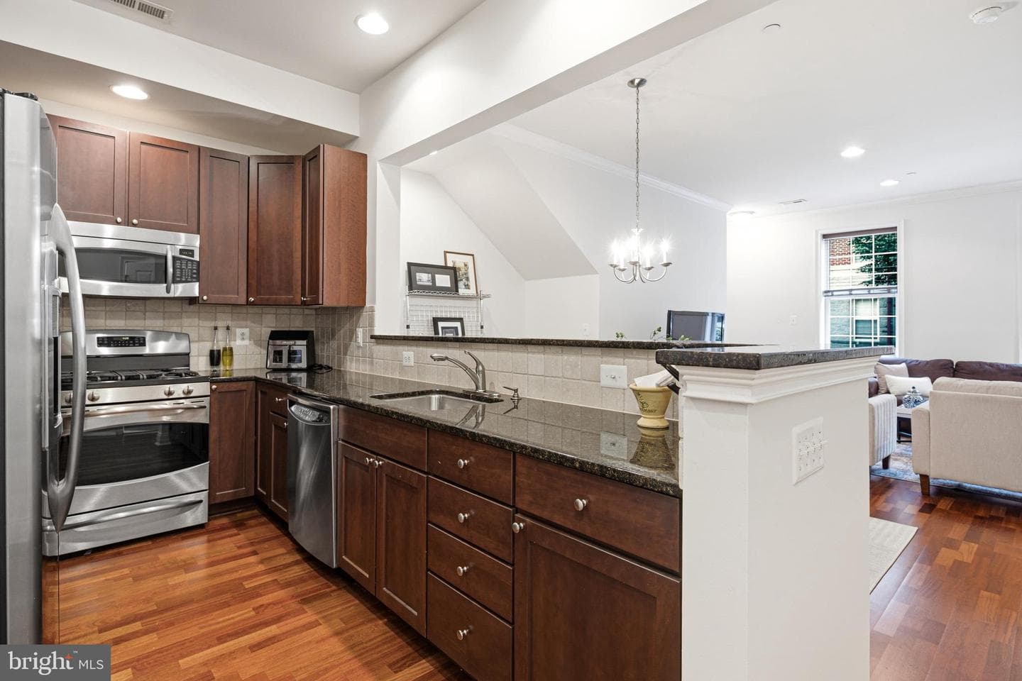 606 Admirals Way photo 5