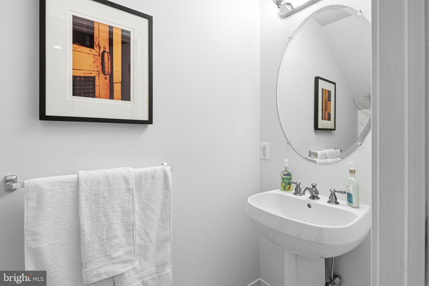 606 Admirals Way photo 8