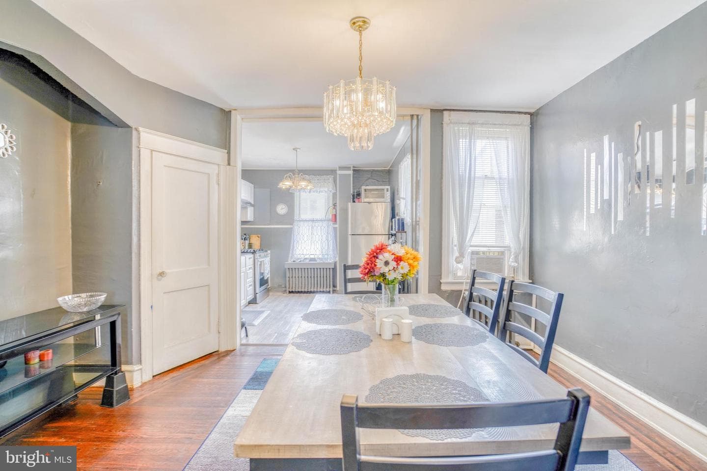 5829 N Howard Street photo 13
