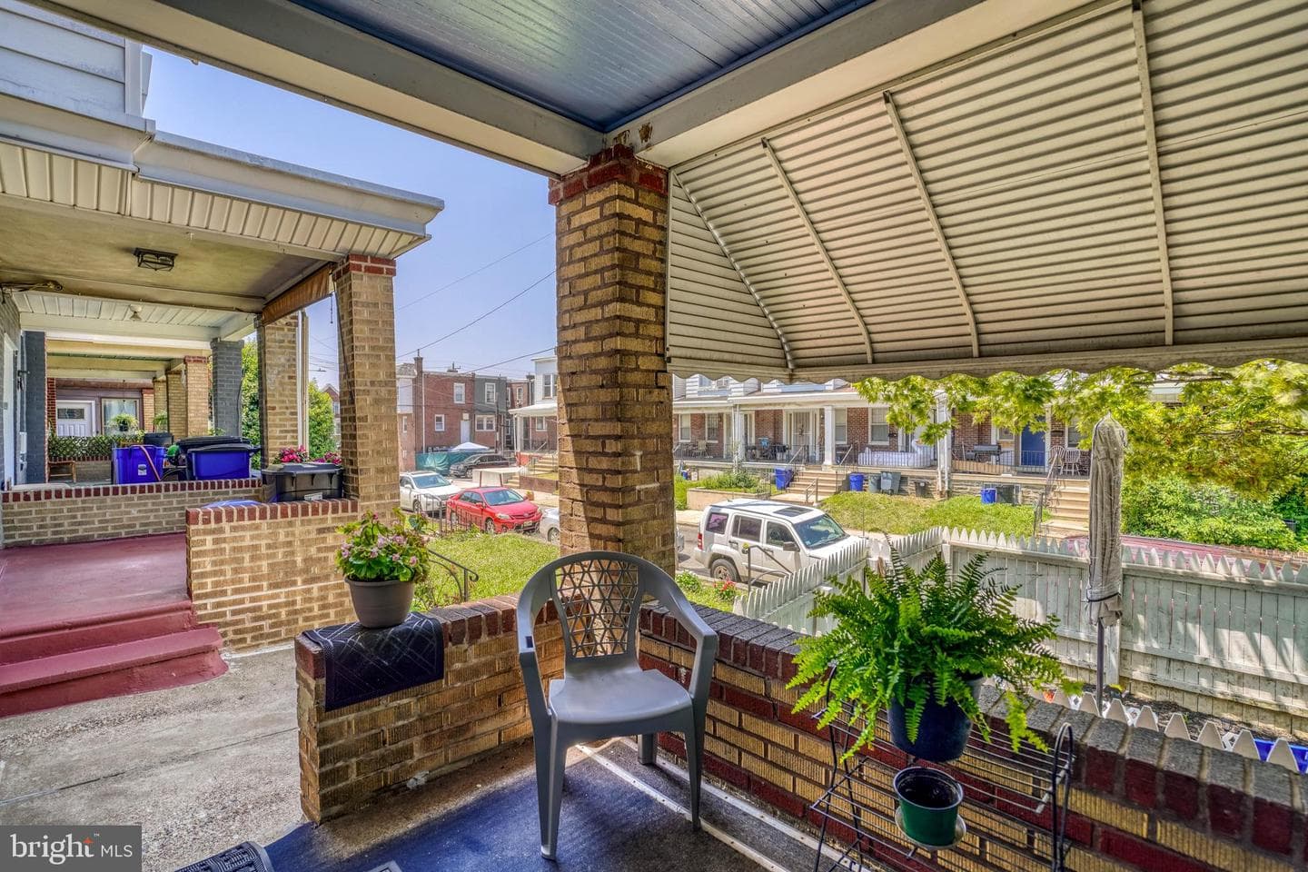 5829 N Howard Street photo 4