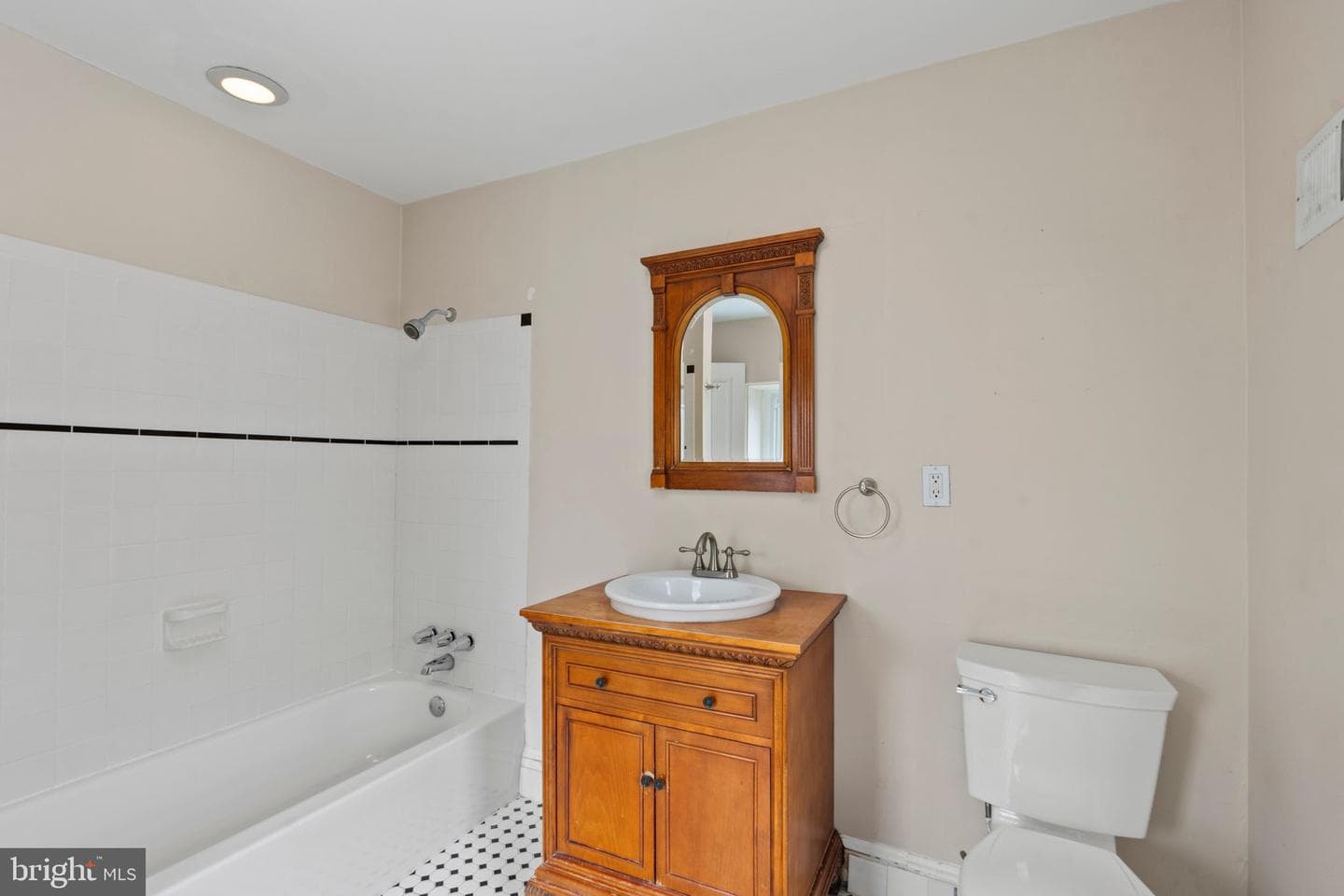 216 W Mount Pleasant Avenue photo 23
