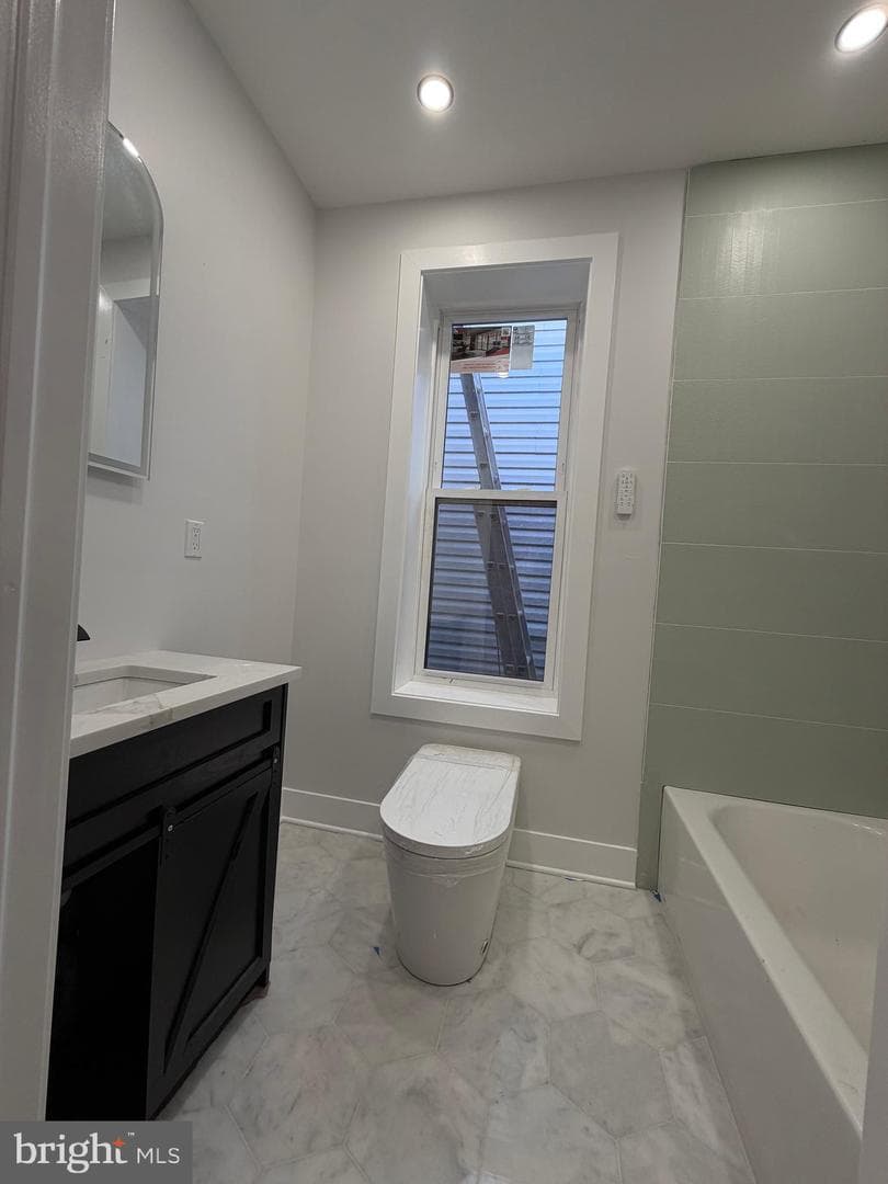 2507 W Master Street photo 7