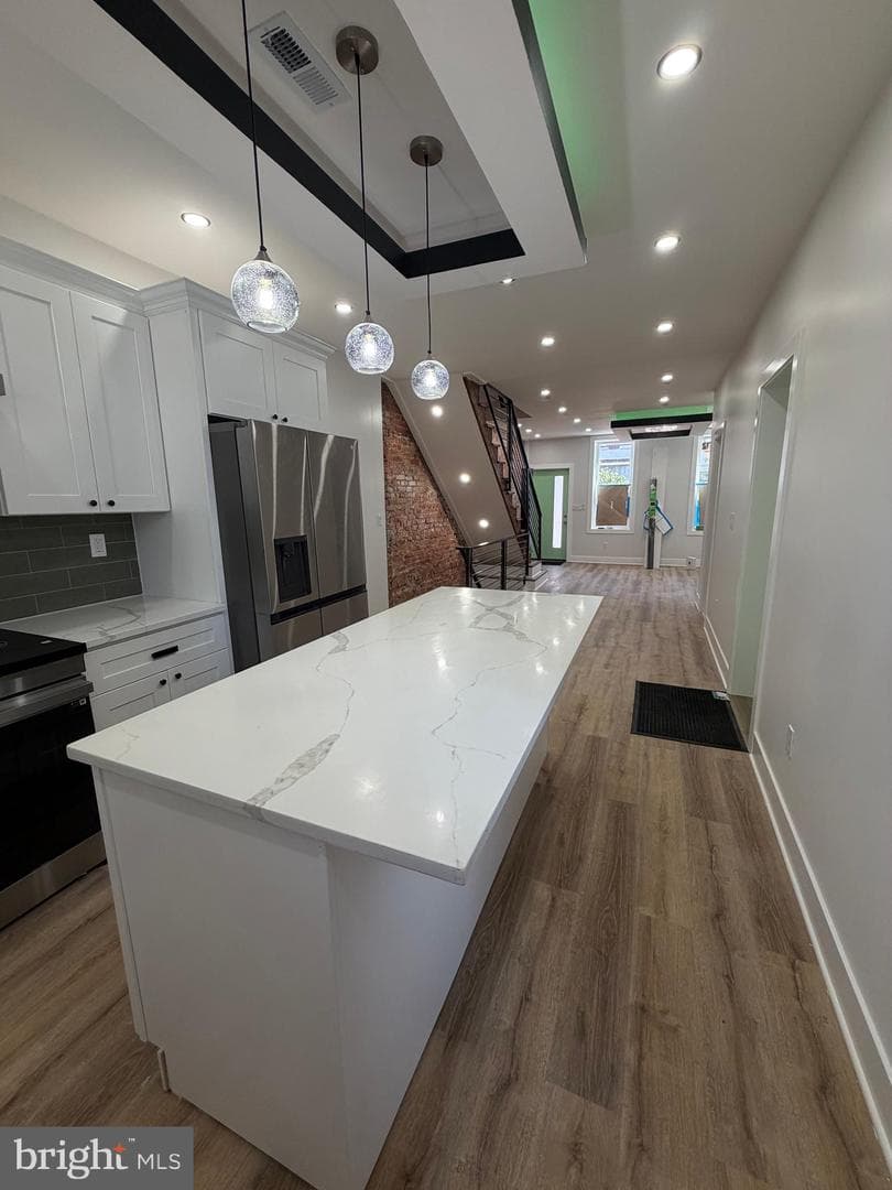 2507 W Master Street photo 9