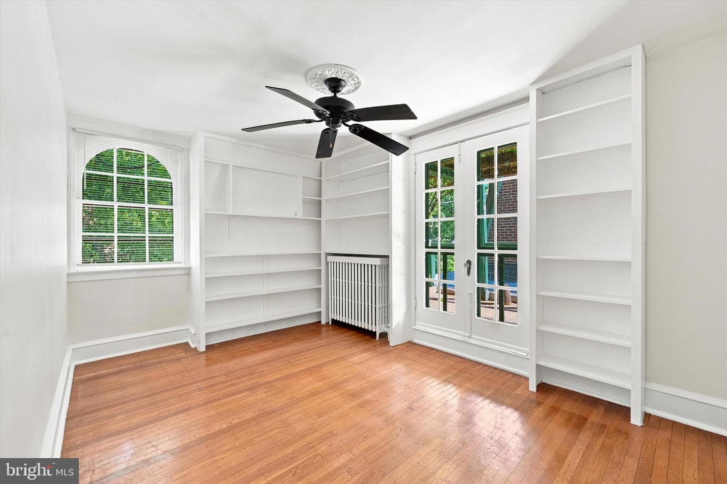 3433 W Penn Street photo 16