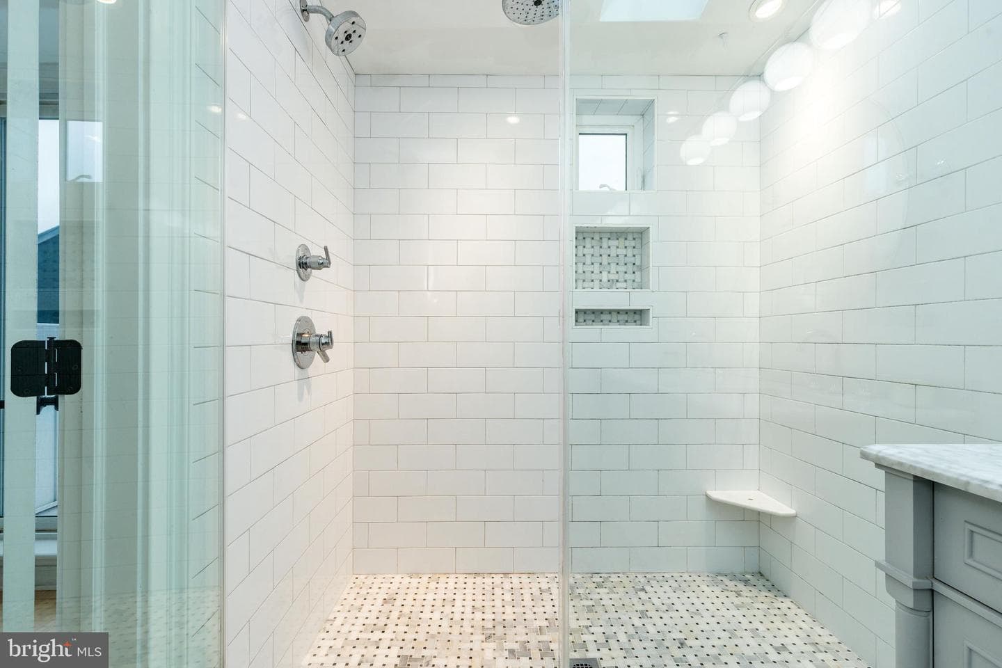 1651 E Berks Street photo 27