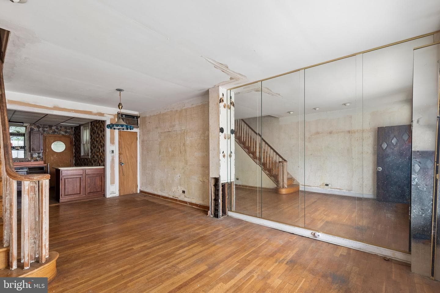 2251 S Bucknell Street photo 4