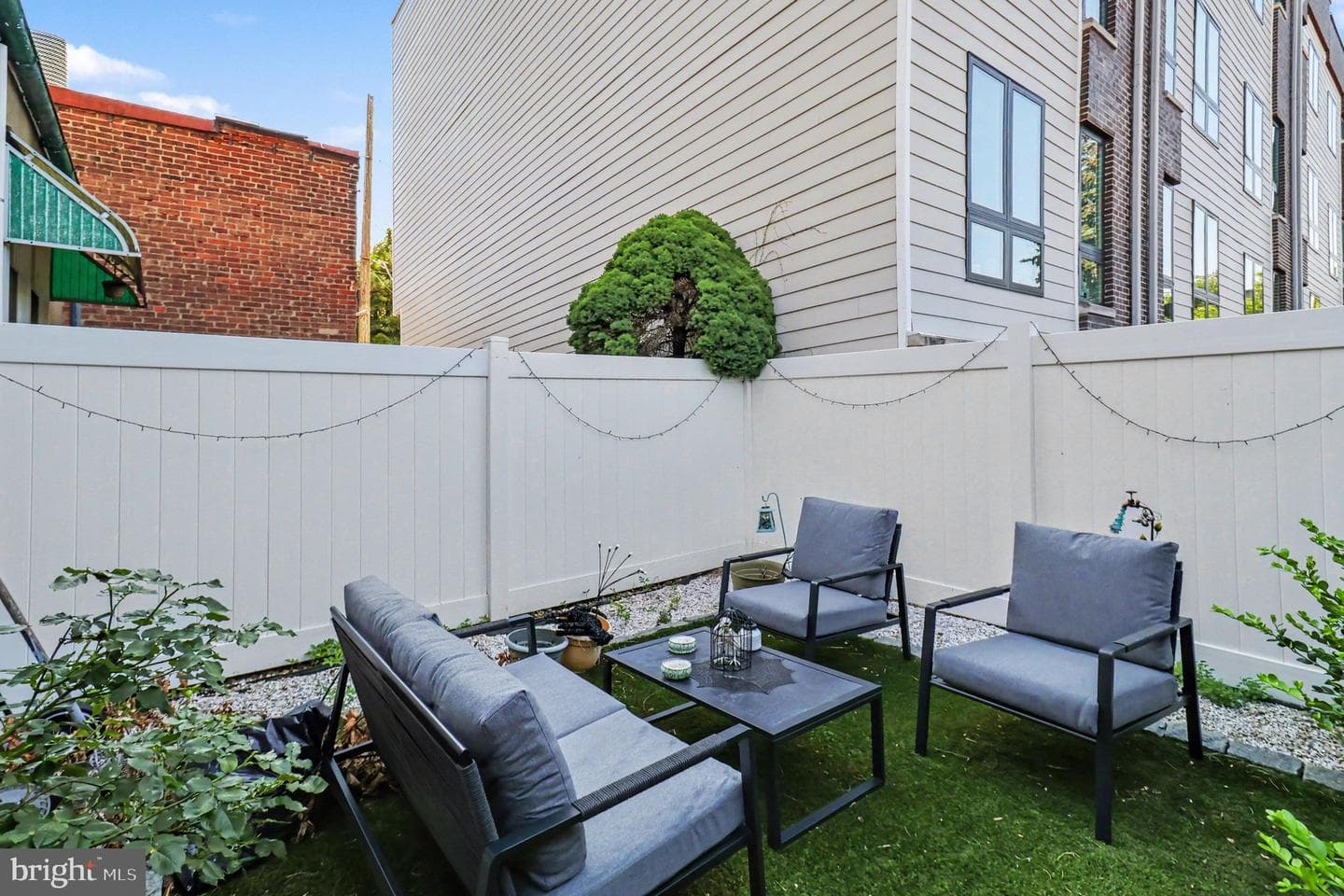 154 W Salaignac Street photo 22