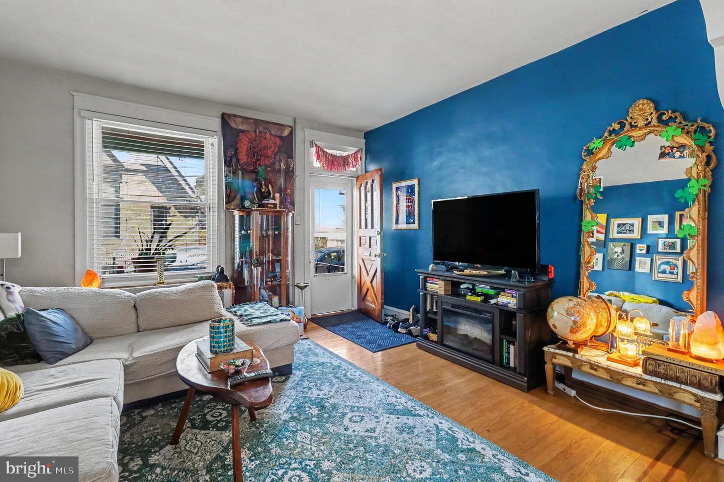 154 W Salaignac Street photo 3