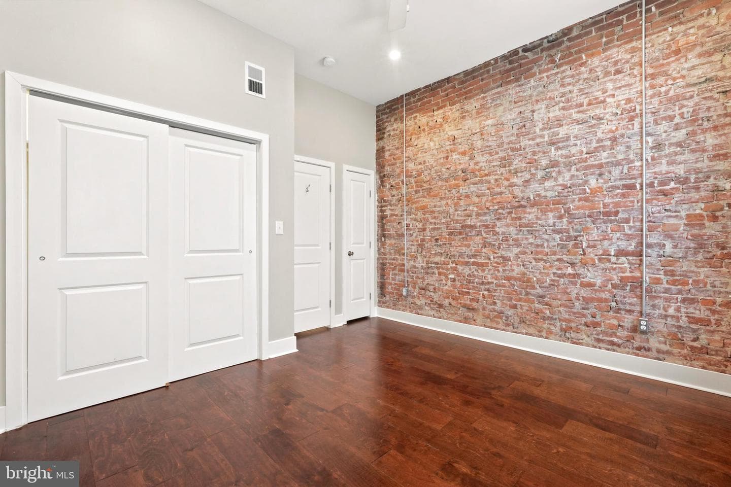 2513 S Clarion Street photo 13