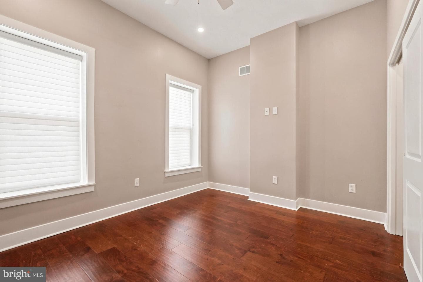 2513 S Clarion Street photo 16