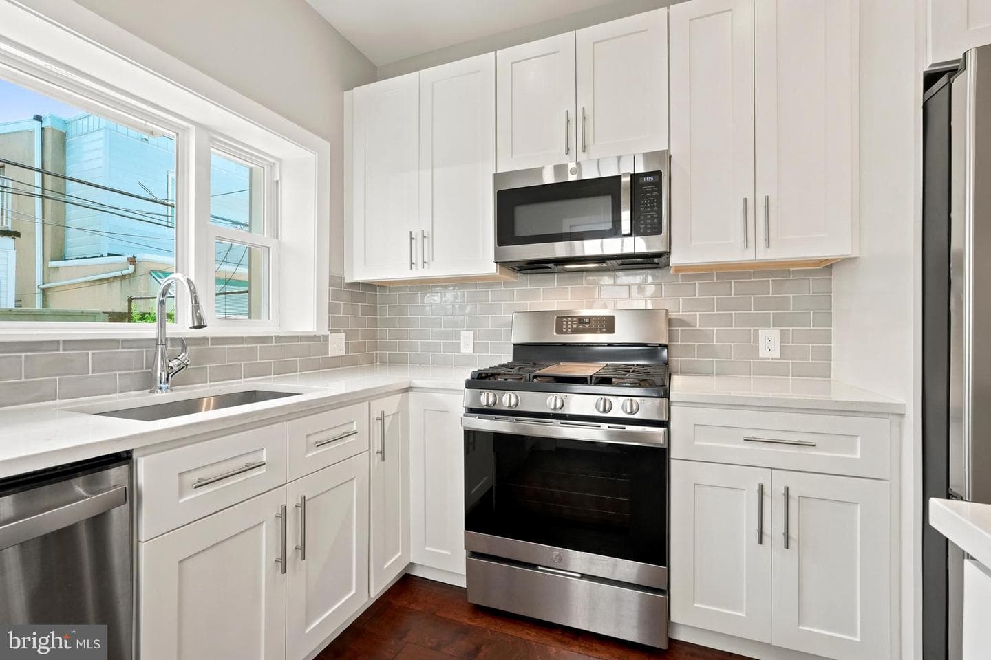2513 S Clarion Street photo 9