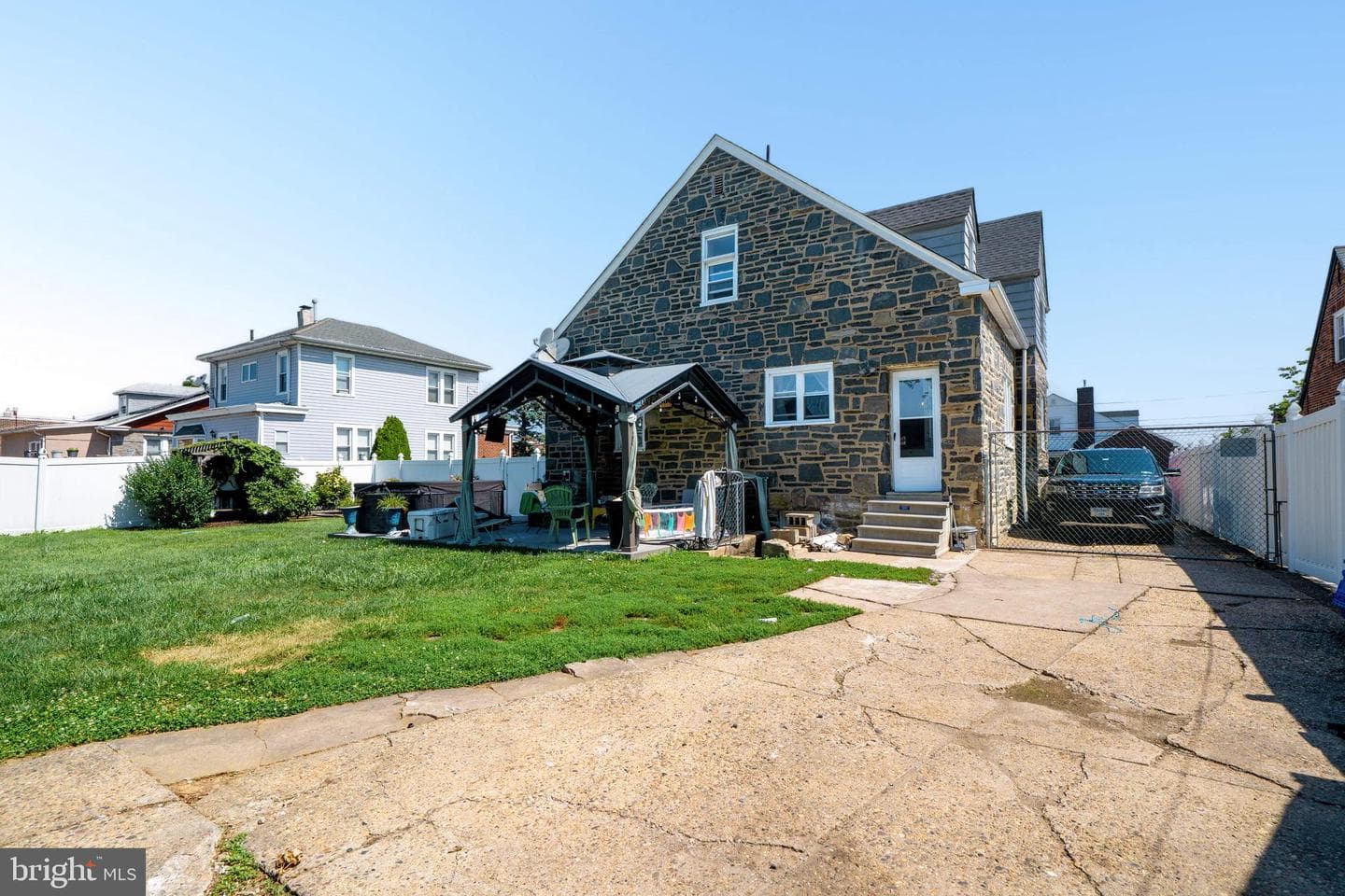 2224 Faunce Street photo 5