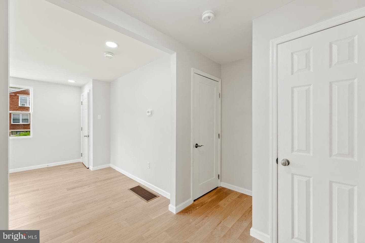 4354 Glendale Street photo 15