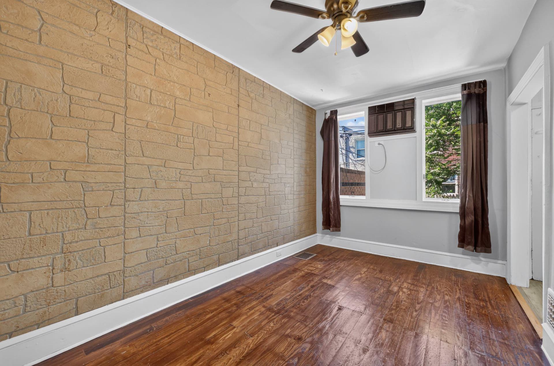 2558 S 61st Street photo 12