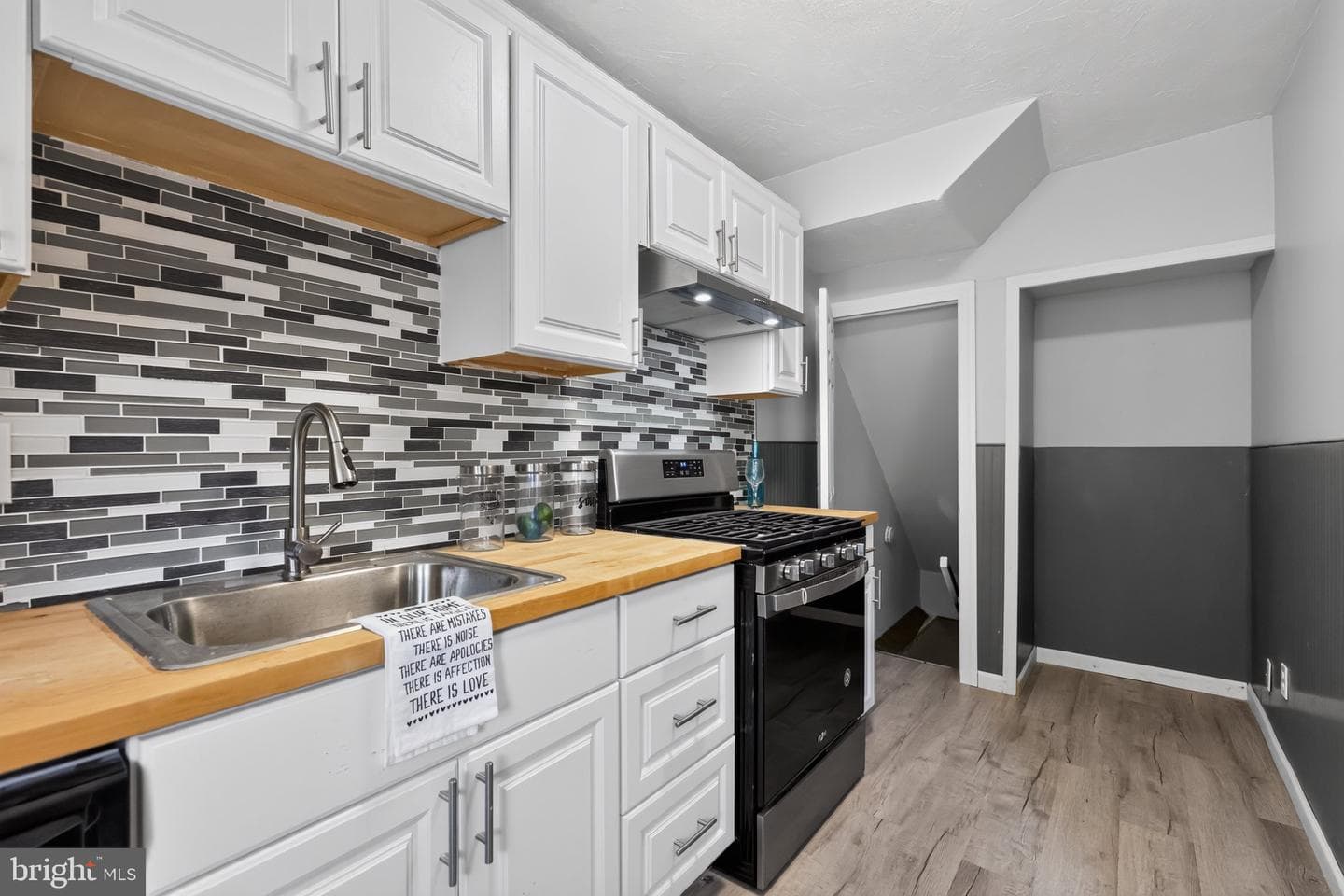 2558 S 61st Street photo 15