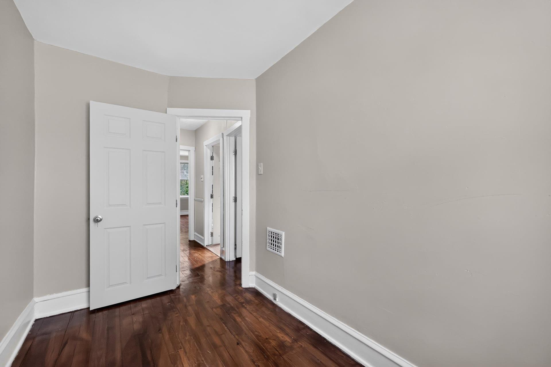 2558 S 61st Street photo 18