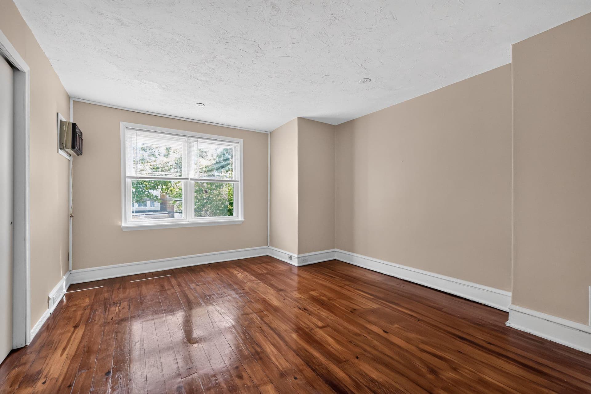2558 S 61st Street photo 19