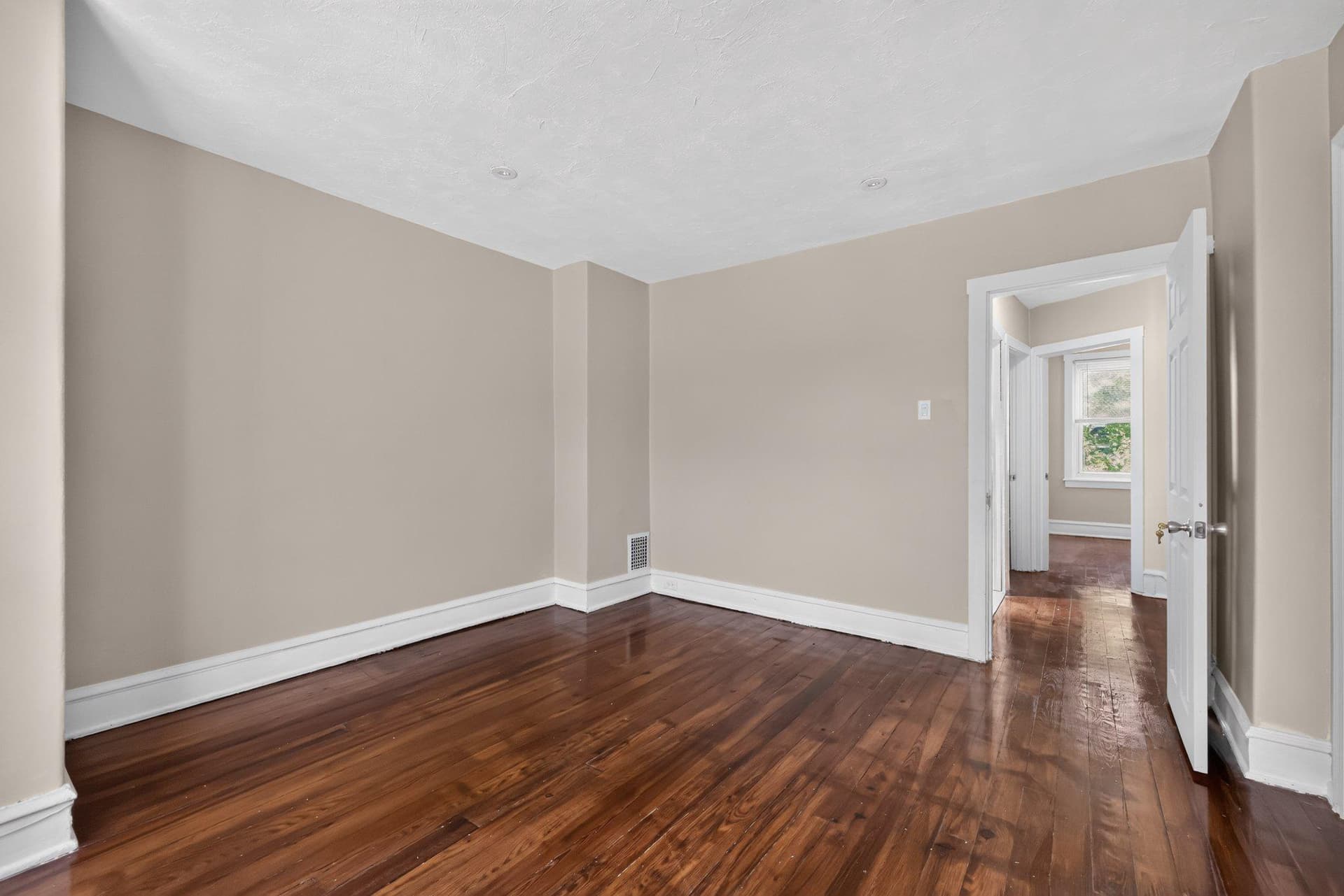 2558 S 61st Street photo 20