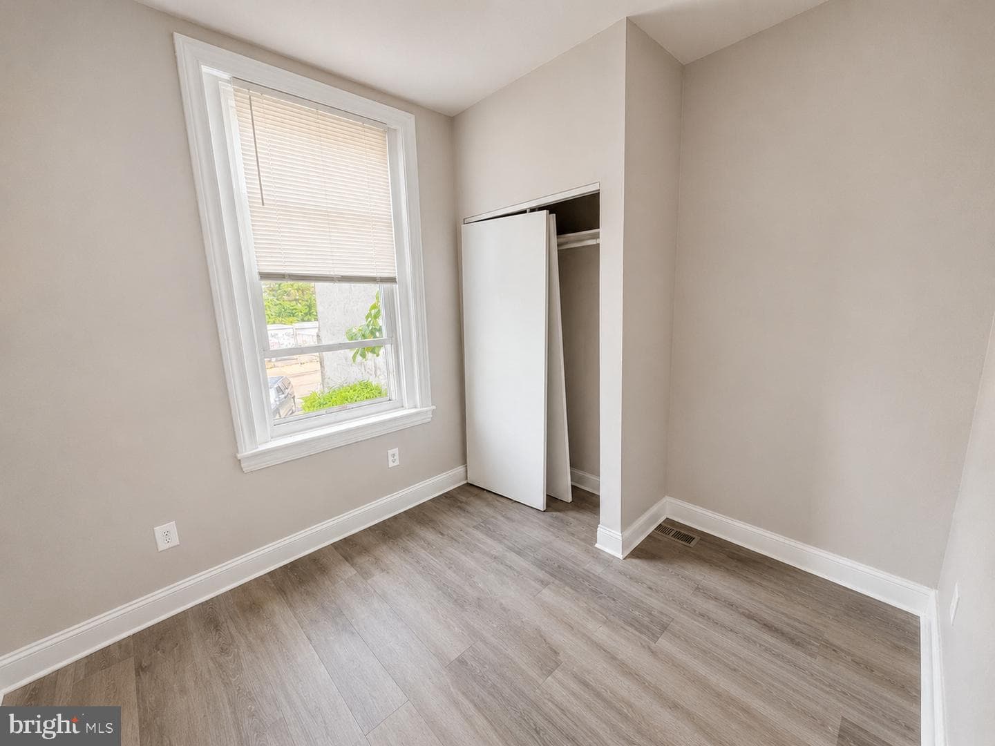 2333 W Firth Street photo 9