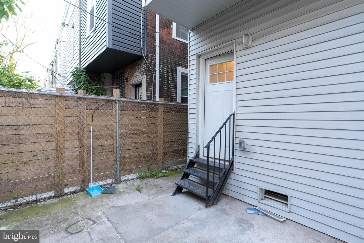 1931 N Patton Street photo 10