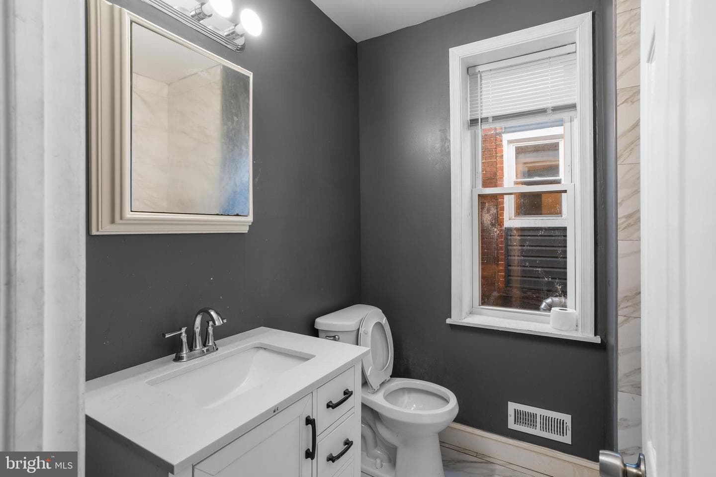 1931 N Patton Street photo 18
