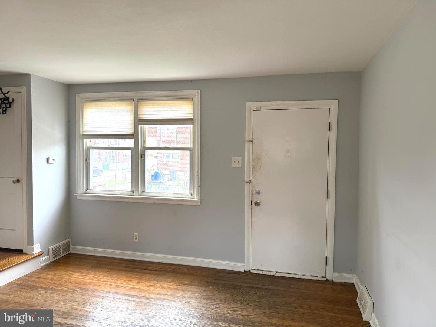 2037 Anchor Street photo 5