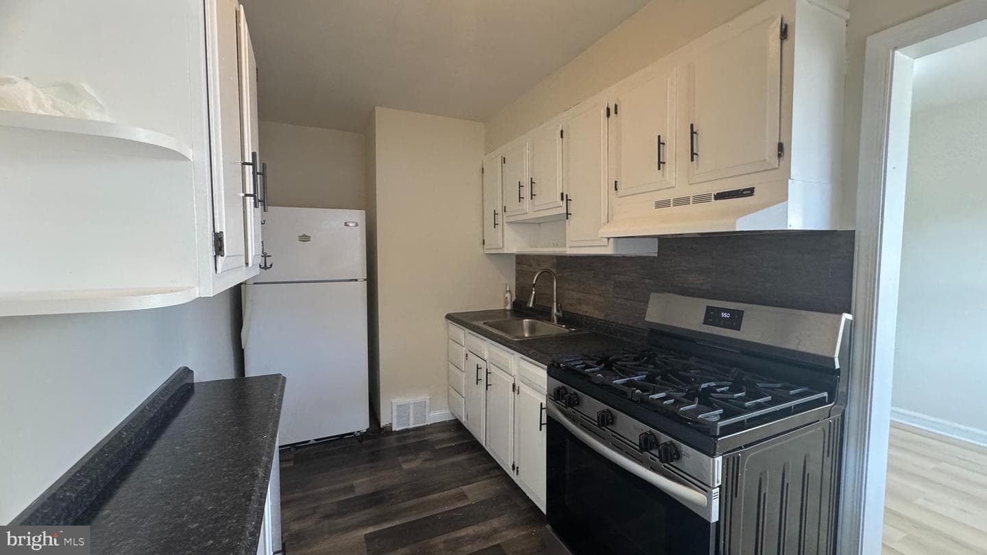 2836 Knorr Street photo 8