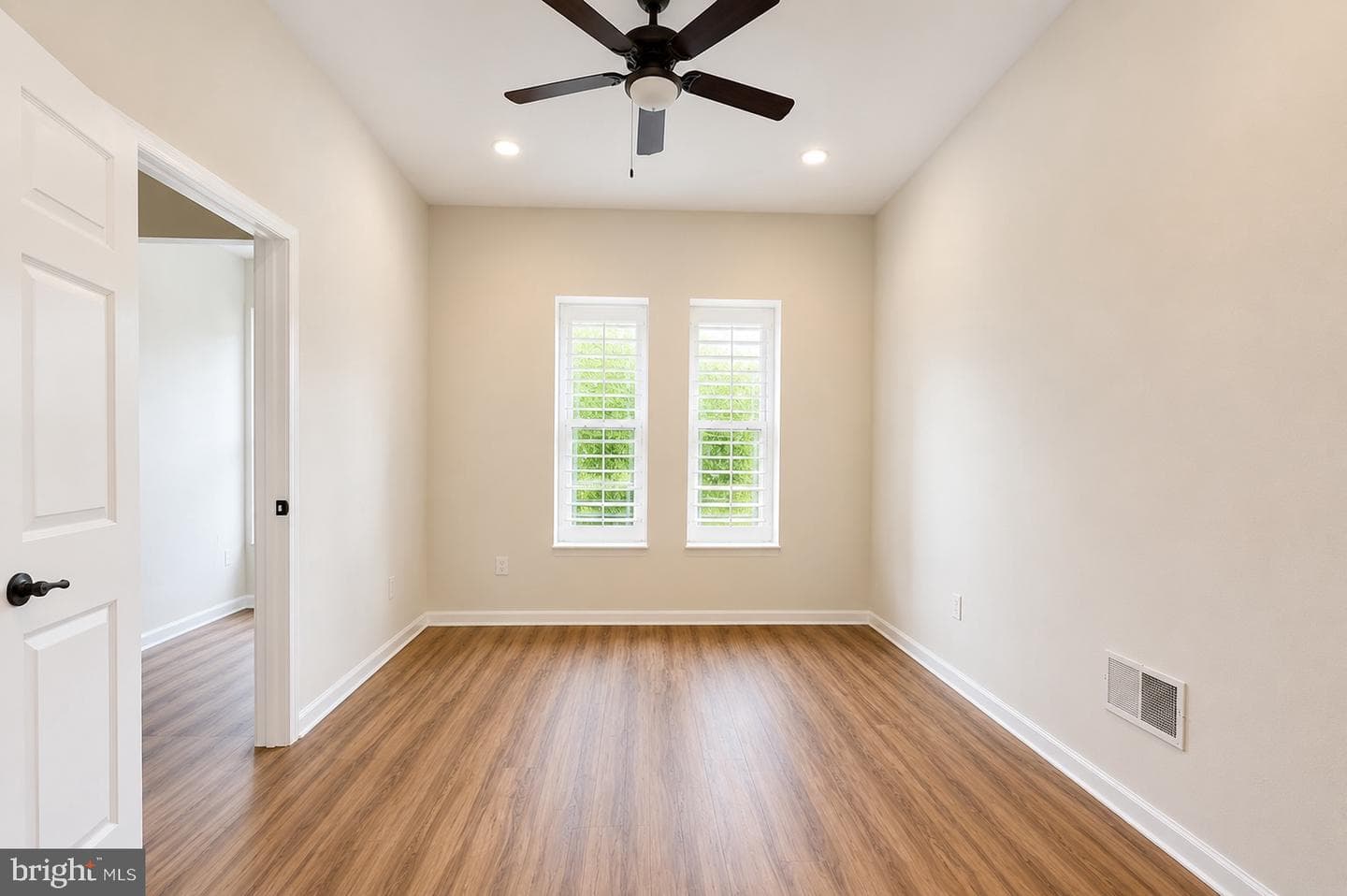 2236 N Carlisle Street photo 4
