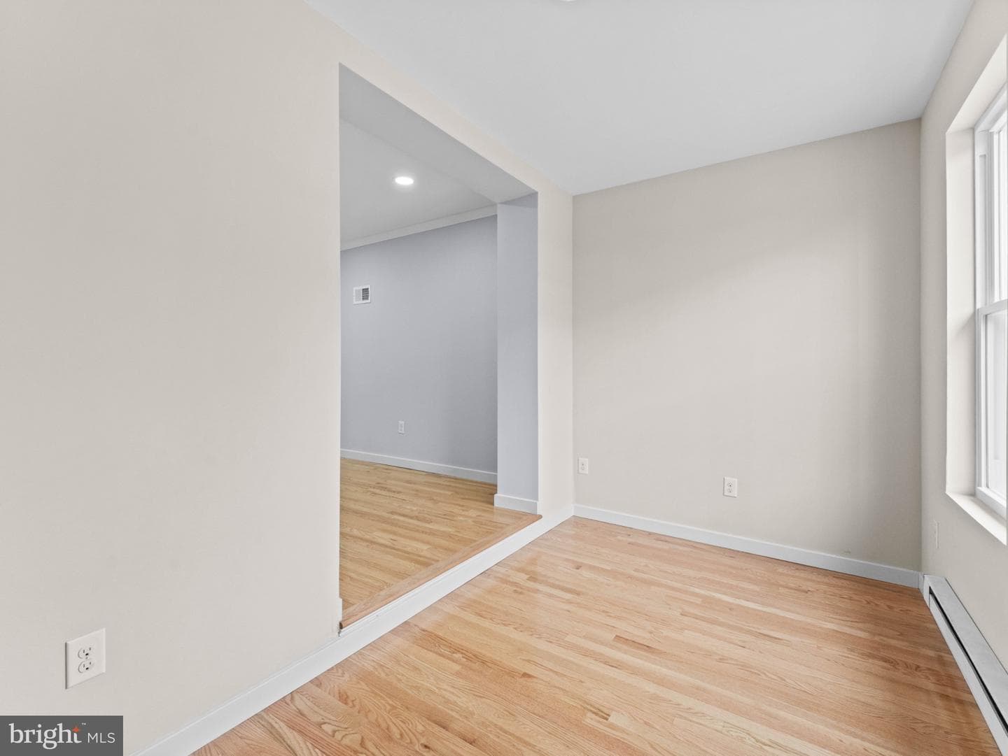 5812 N American Street photo 4
