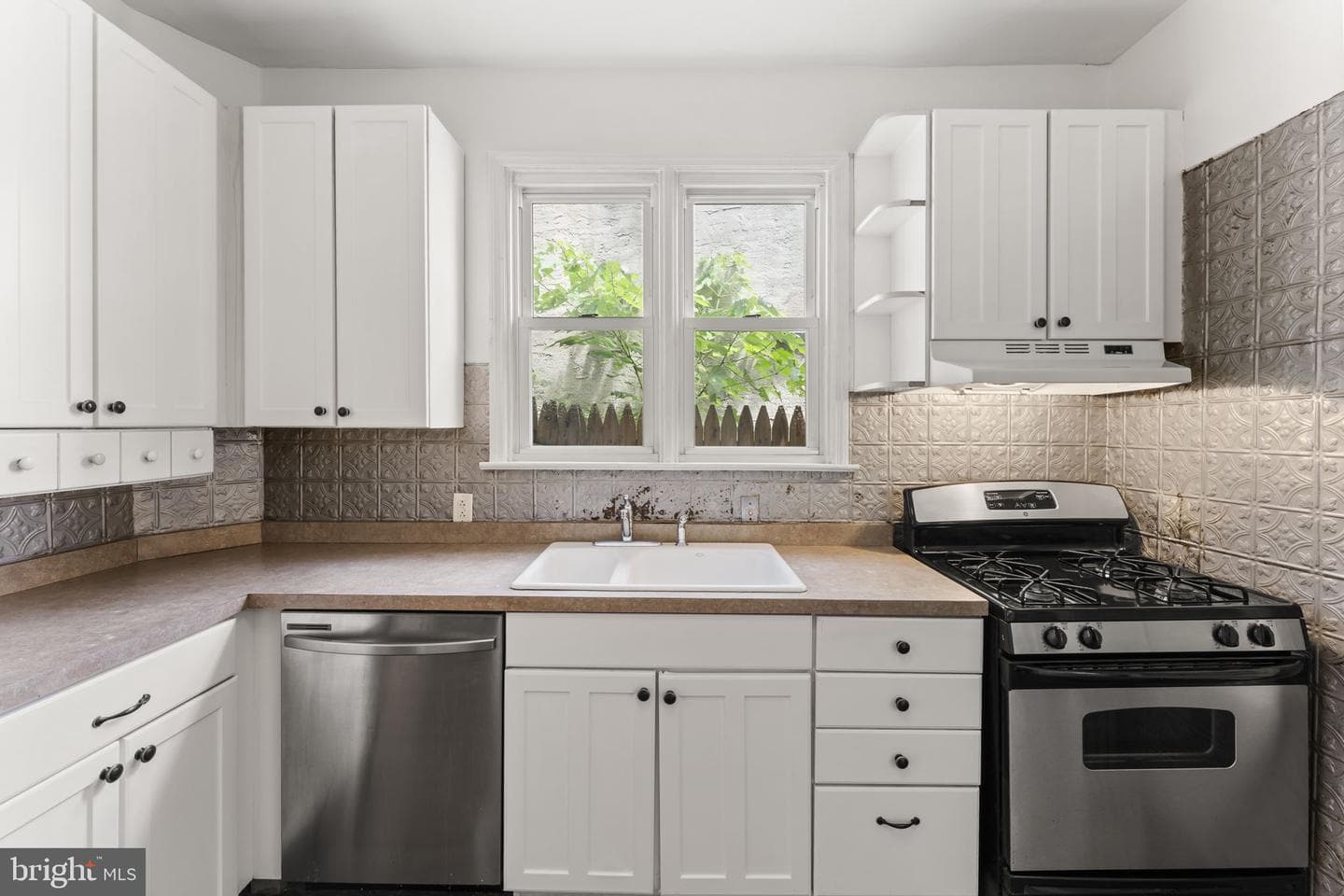 221 Righter Street photo 4