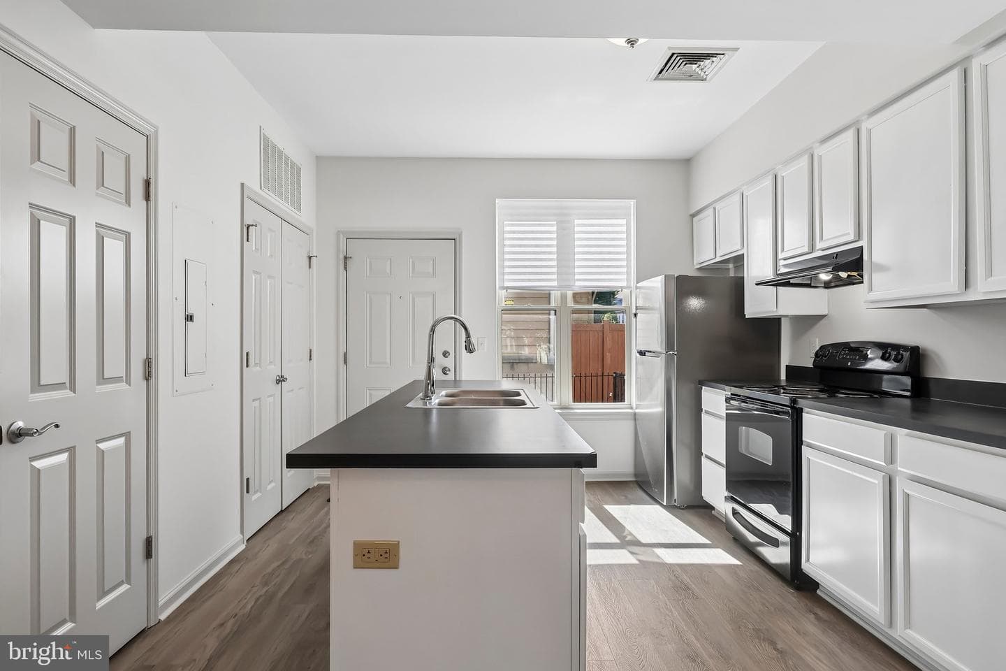 739 S 13th Street #b photo 9