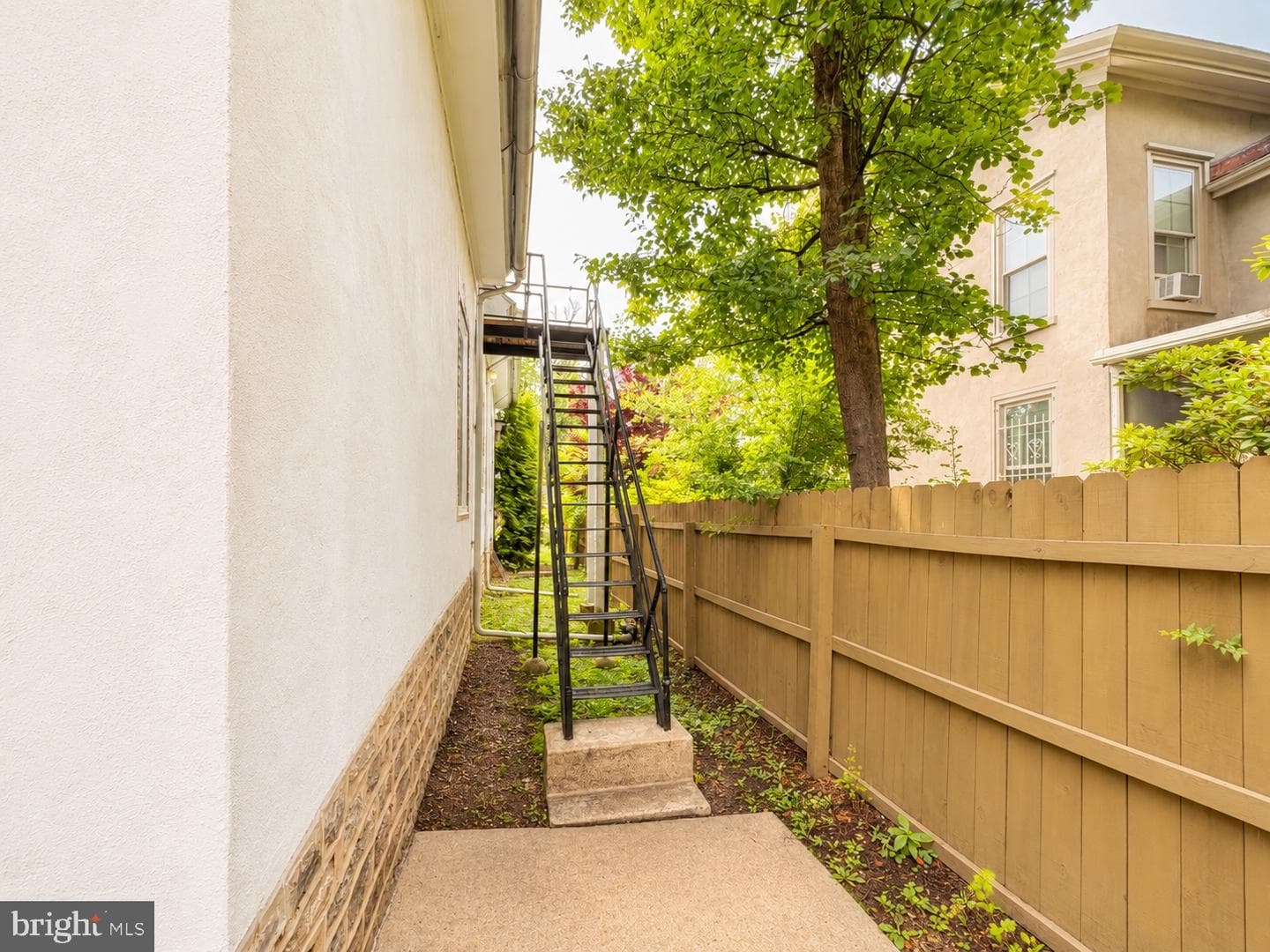 539 Hermit Street photo 51