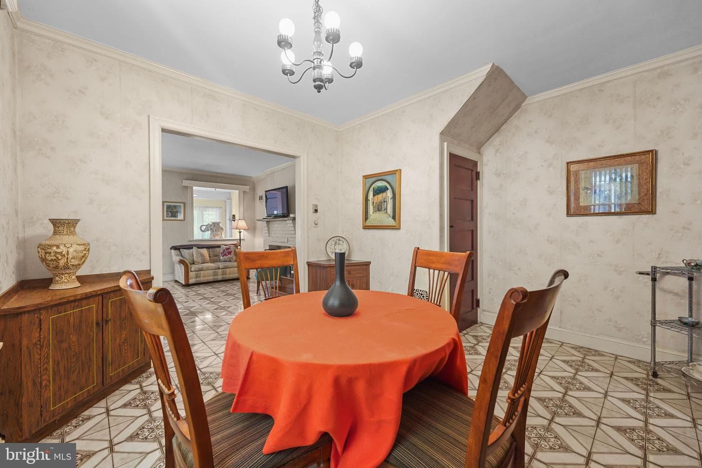 31 E Gravers Lane photo 10