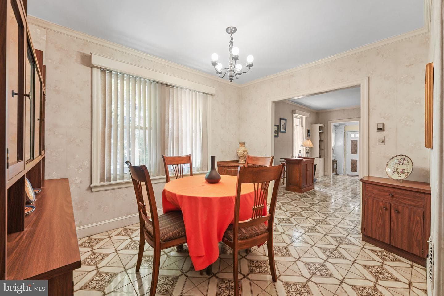 31 E Gravers Lane photo 11