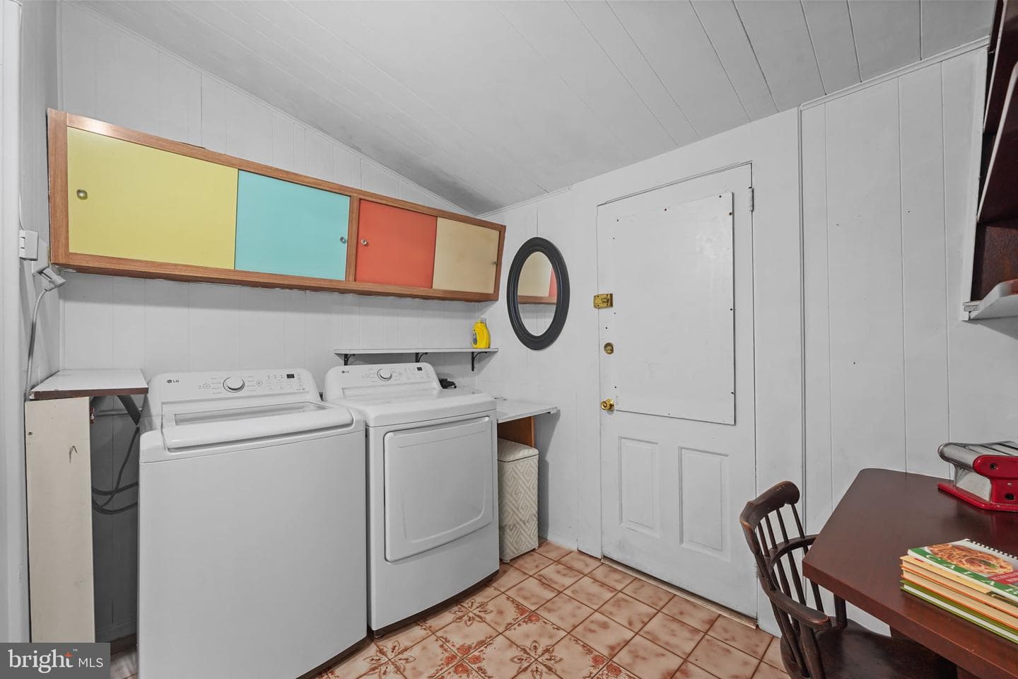 31 E Gravers Lane photo 16