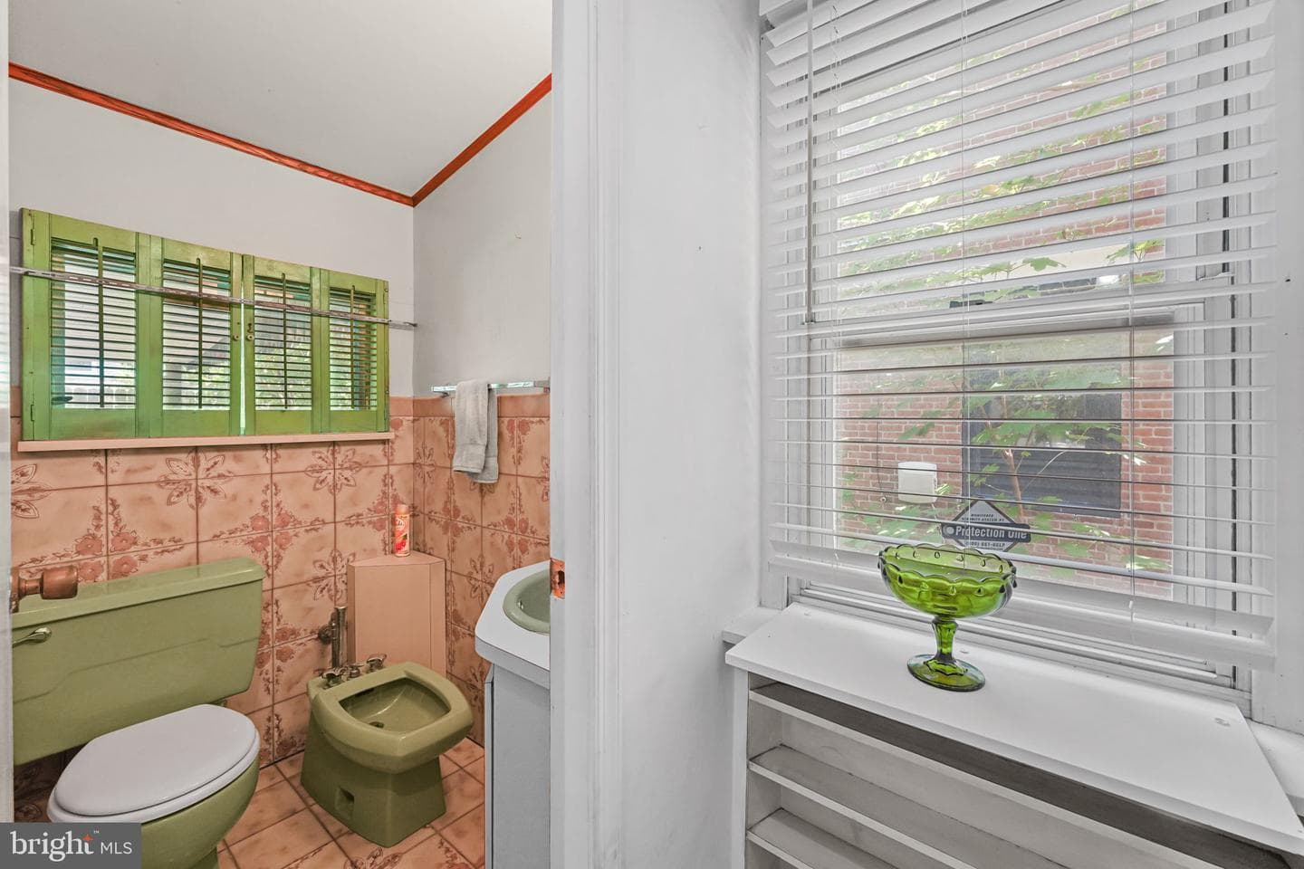 31 E Gravers Lane photo 18