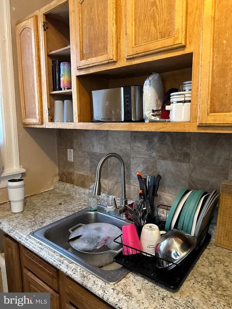 1425 Widener Place photo 4