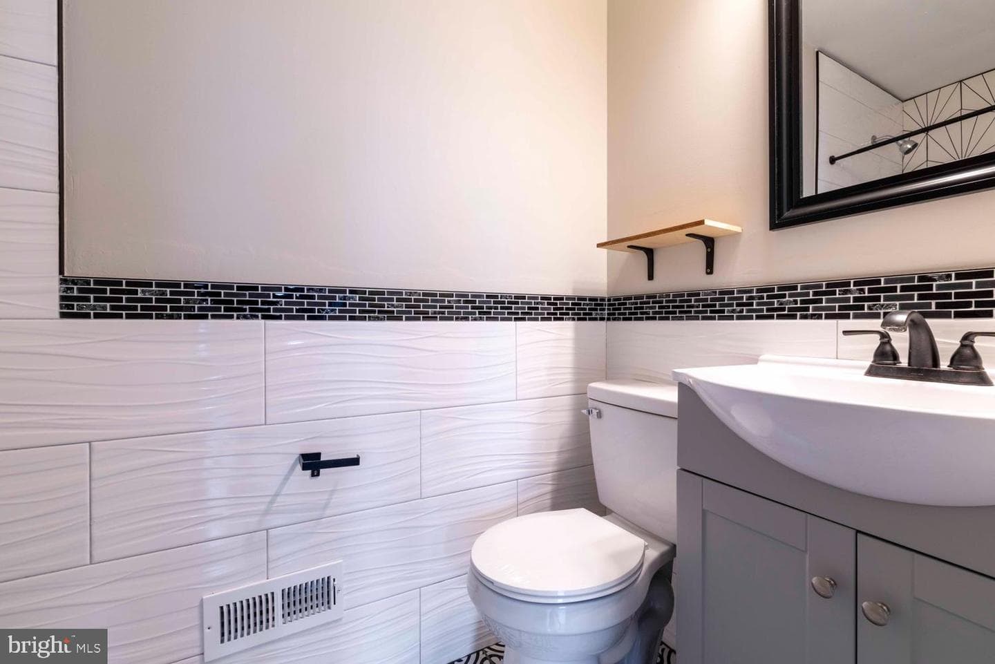 57 E Hortter Street photo 13