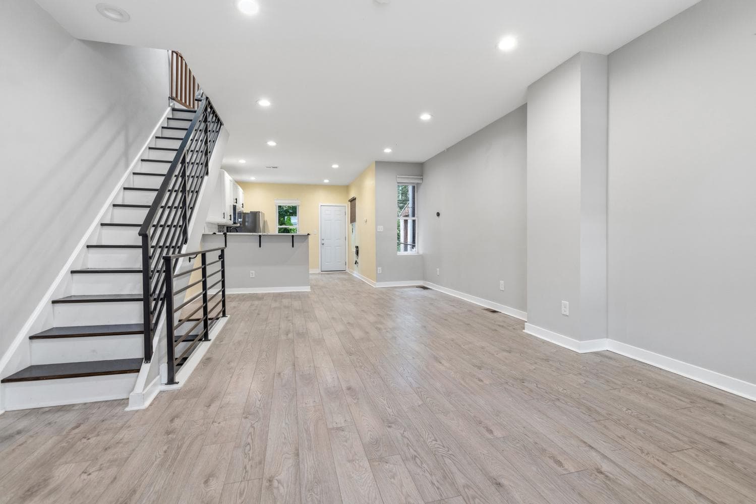 57 E Hortter Street photo 7