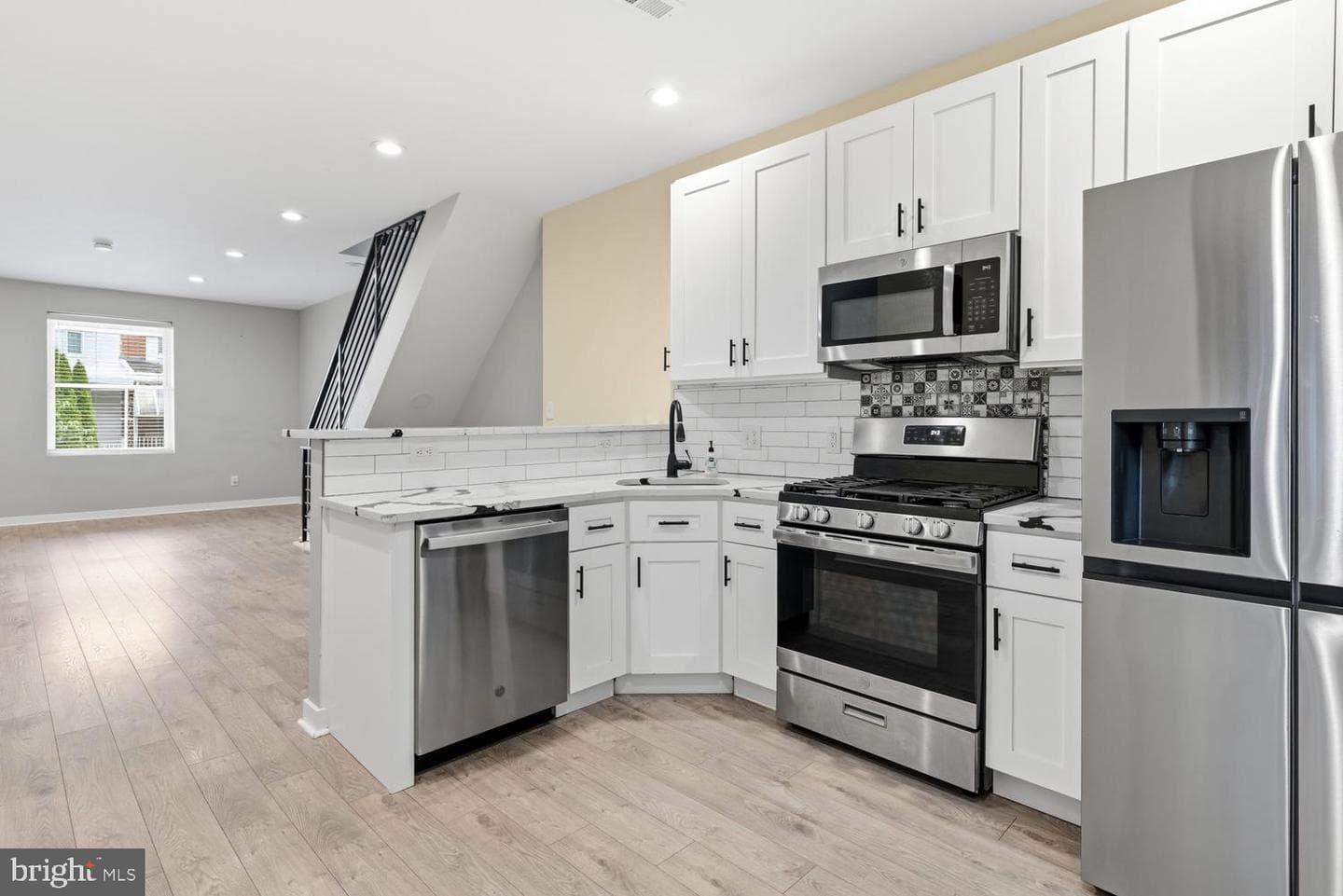 57 E Hortter Street photo 8