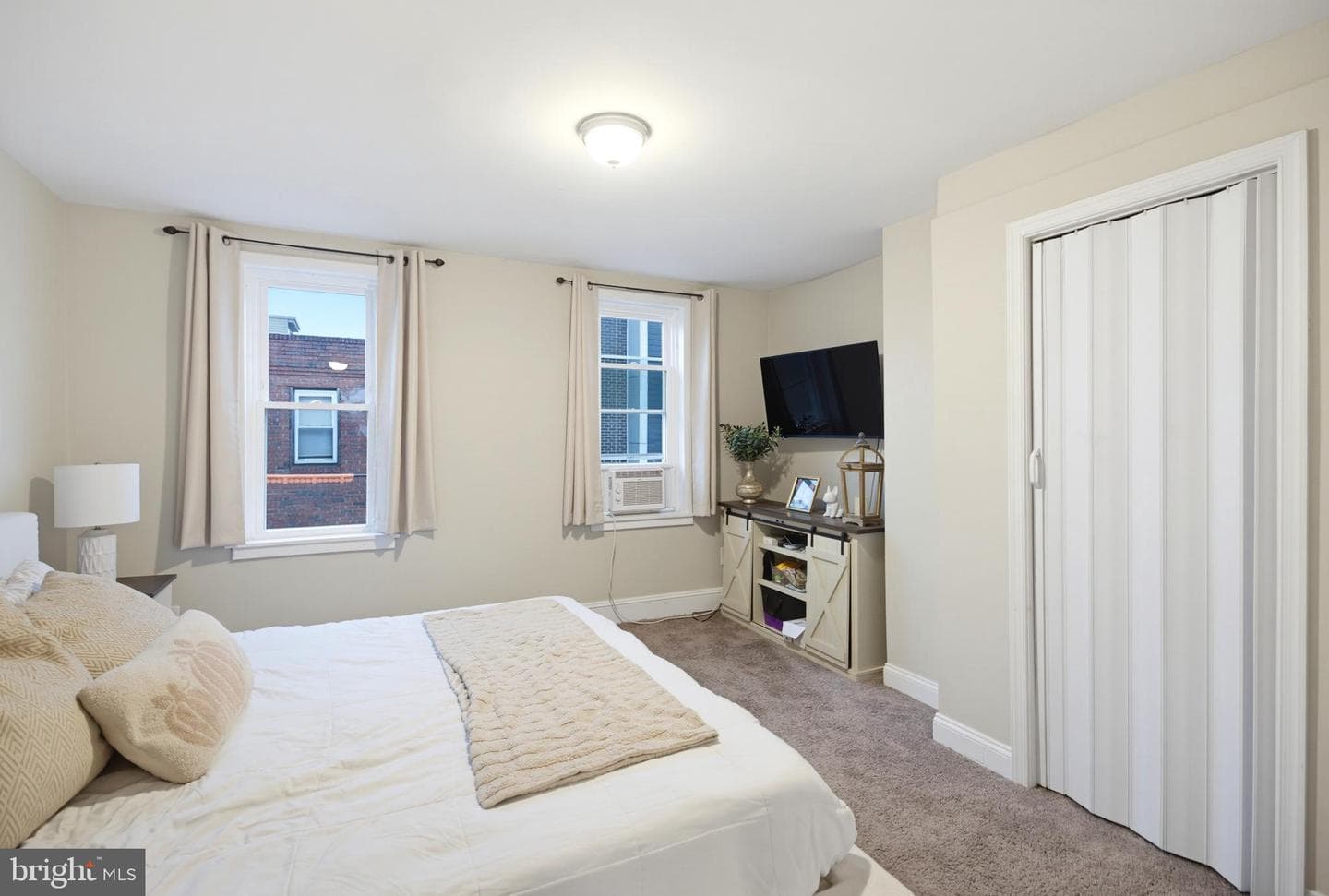 715 Emily Street photo 23