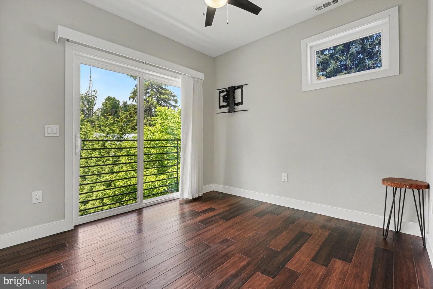 480 Evergreen Avenue photo 23