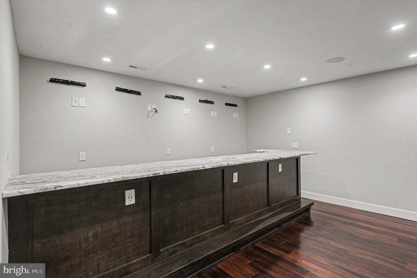 480 Evergreen Avenue photo 36