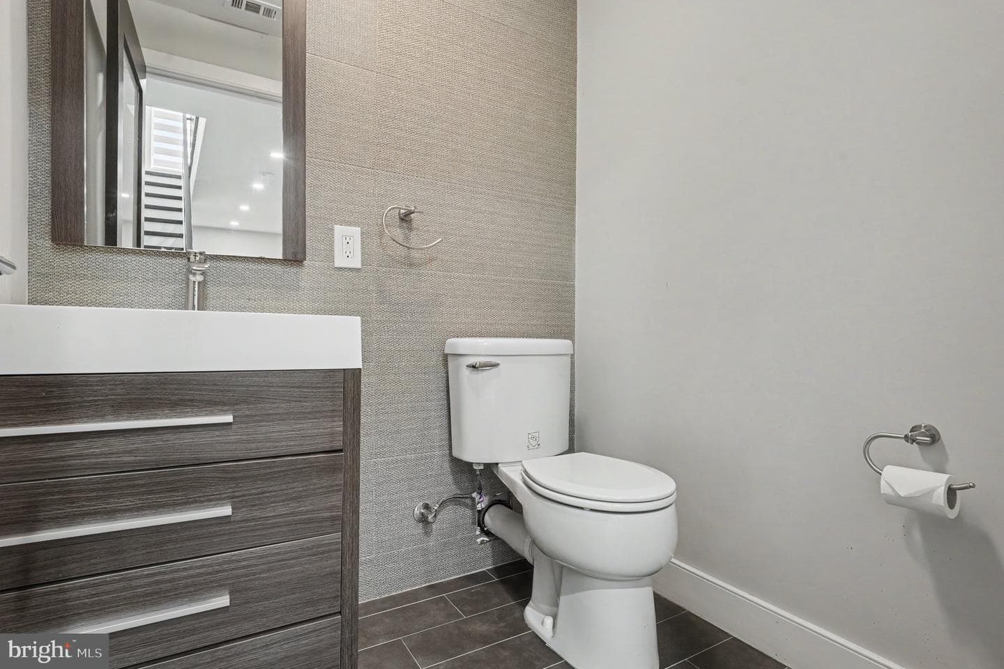 480 Evergreen Avenue photo 38