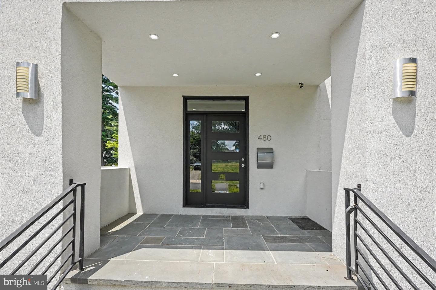 480 Evergreen Avenue photo 4
