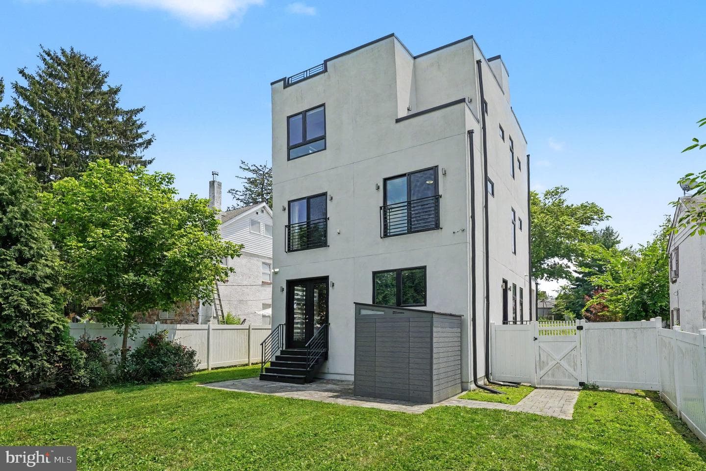 480 Evergreen Avenue photo 41