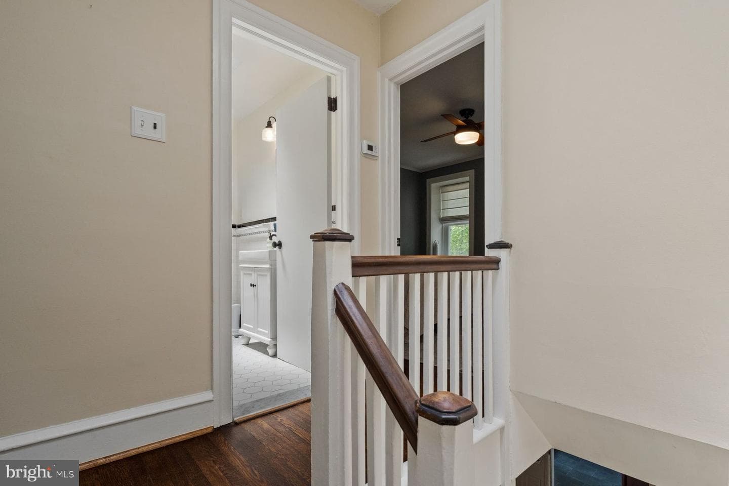 44 E Abington Avenue photo 13