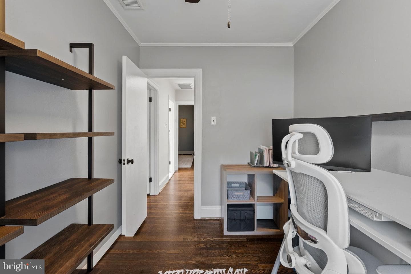 44 E Abington Avenue photo 17